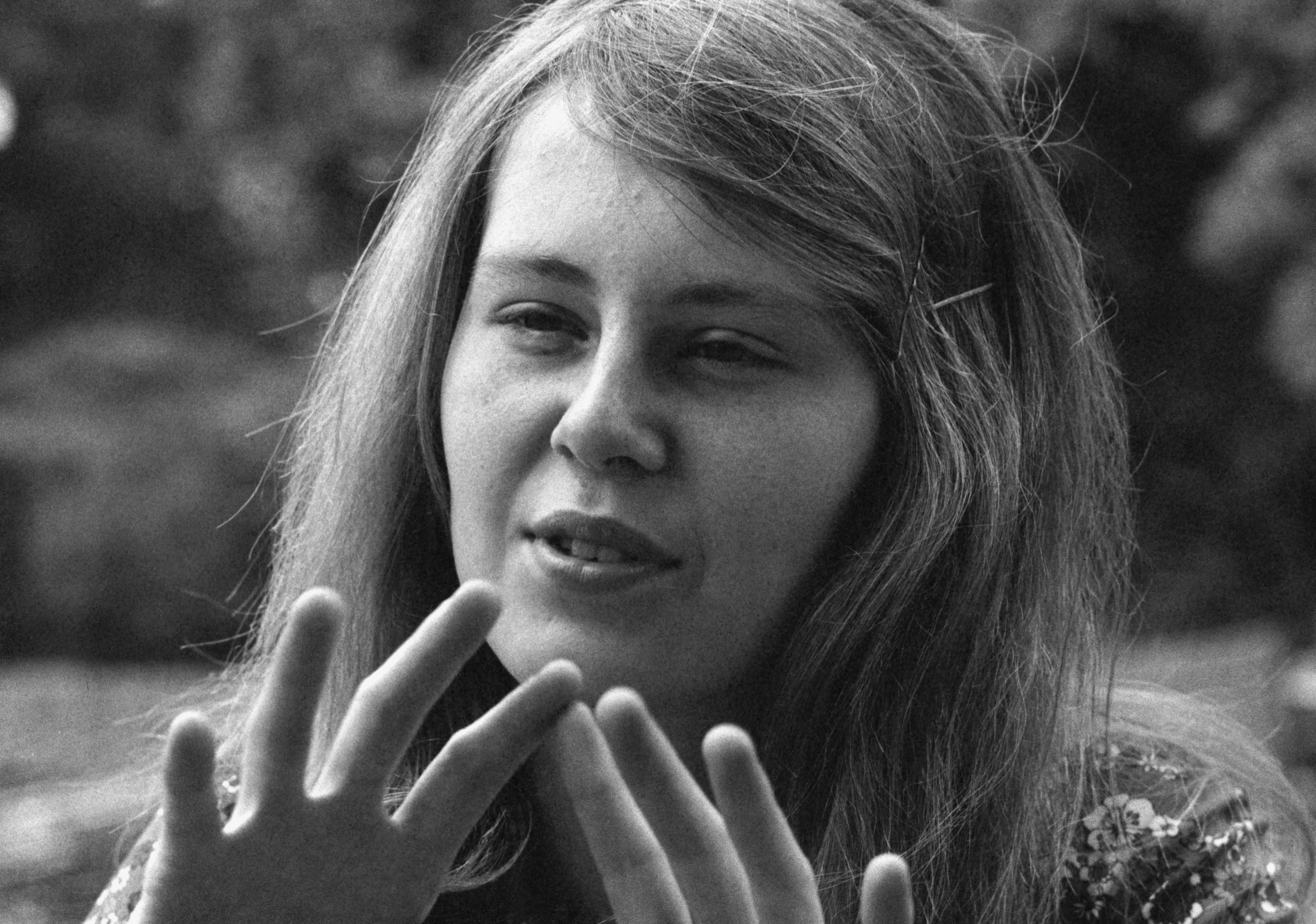 Ana Cristina Cesar em Londres, 1970. Fotógrafo não identificado. Acervo Ana Cristina Cesar/ IMS